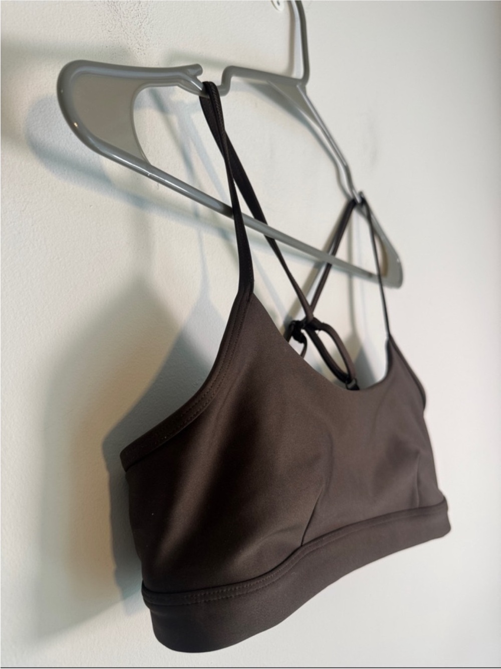 ALO Yoga Airlift Intrigue Sports Bra Espresso - Picture 5 of 10